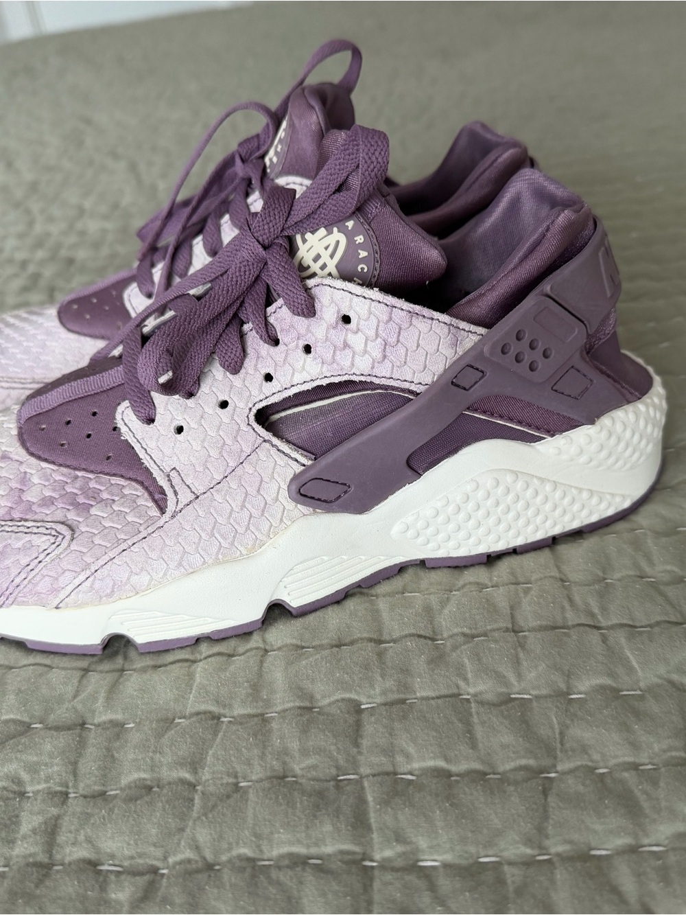 Nike Air Huarache Run Premium women’s